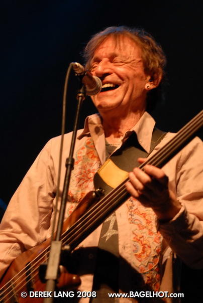  Jack Bruce performing at 'Jeff Healey: A Celebration' a 2008 tribute show honouring the memory of Jeff Healey  © Derek Lang